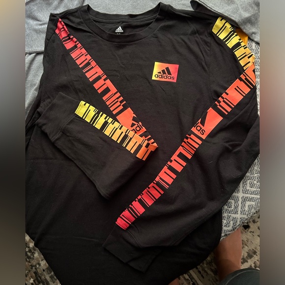 Set of 3 long sleeve youth XL Adidas t-shirts, never before worn - Picture 4 of 5